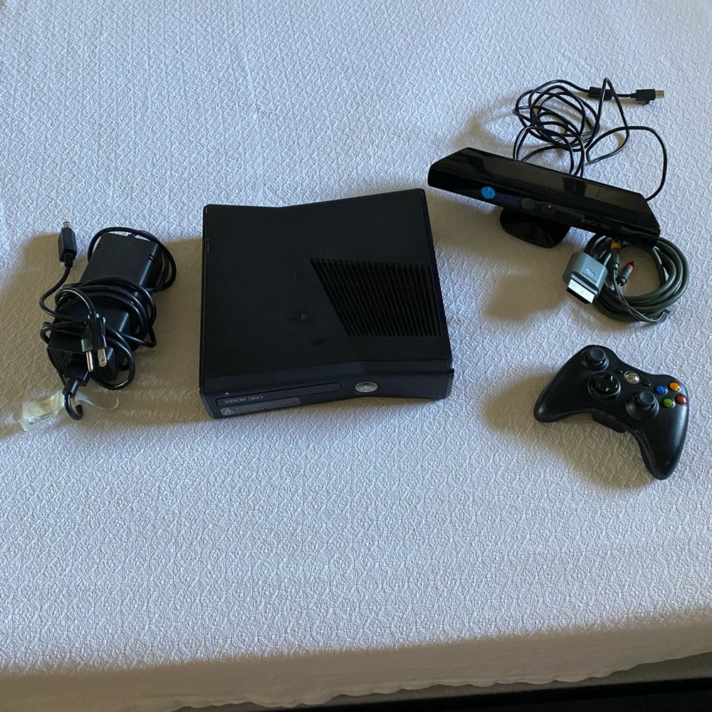 Xbox 360 - Kinect bundle